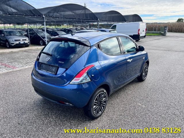 LANCIA Ypsilon 1.0 FireFly 5 porte S&S Hybrid Silver Plus Immagine 2