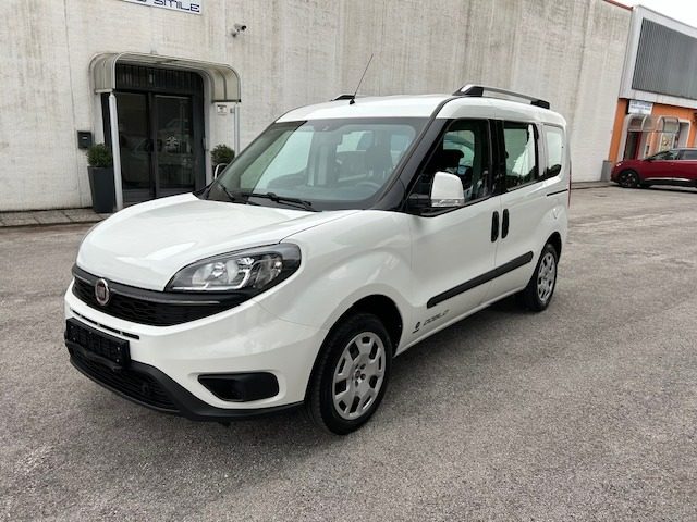 FIAT Doblo Doblò 1.4 T-Jet 16V Natural Power 5 posti Immagine 0