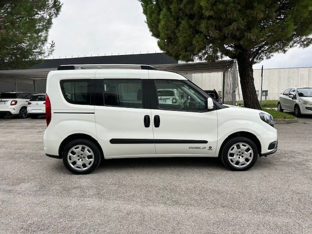 FIAT Doblo Doblò 1.4 T-Jet 16V Natural Power 5 posti Immagine 3