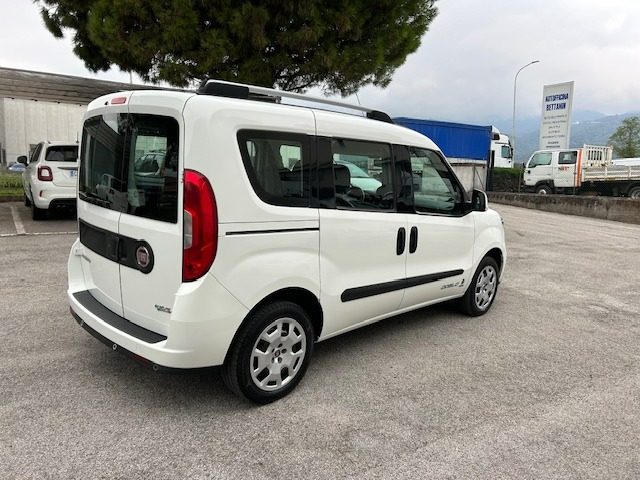 FIAT Doblo Doblò 1.4 T-Jet 16V Natural Power 5 posti Immagine 4