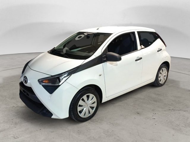 TOYOTA Aygo Connect 1.0 VVT-i 72 CV 5 porte x-cool Immagine 0