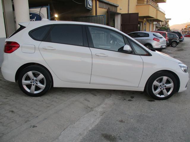 BMW 218 d Active Tourer Immagine 2