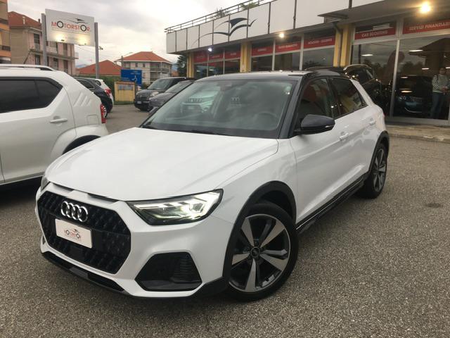 AUDI A1 citycarver TFSI S tronic Identity Contrast Immagine 0