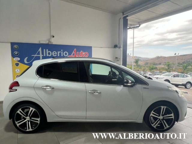 PEUGEOT 208 BlueHDi 100 5 porte GT Line + TETTO PANORAMA Immagine 4