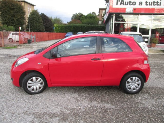 TOYOTA Yaris 1.0 3p. - OK NEOPATENTATI - "VEICOLO PRONTO USO" Immagine 1