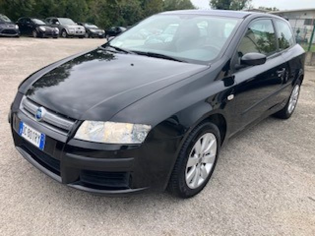 FIAT Stilo 1.9 JTD 100 CV 3 porte Active Immagine 1