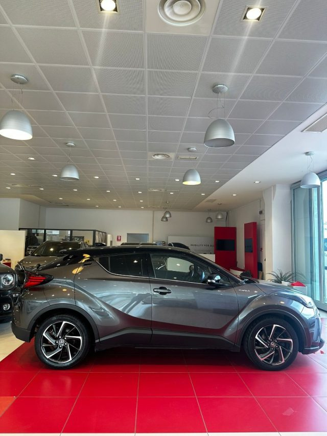 TOYOTA C-HR 2.0 Hybrid E-CVT Style Immagine 3