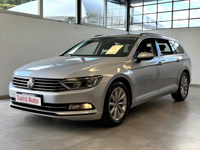 VOLKSWAGEN Passat Variant Diesel 2019 usata