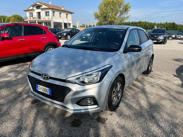 HYUNDAI i20 1.2 5 porte Econext Connectline OK NEOPATENTATI ! Immagine 0