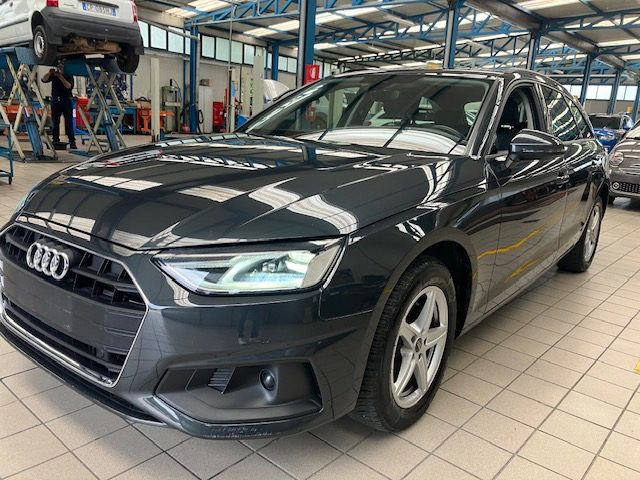 AUDI A4 Avant 30 TDI/136 CV MHEV S-tronic Business Immagine 1