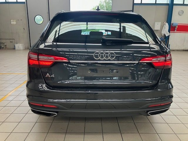 AUDI A4 Avant 30 TDI/136 CV MHEV S-tronic Business Immagine 4