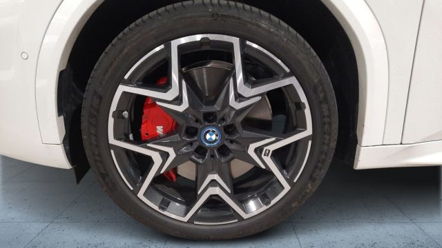 BMW iX2 xDrive 30 Msport Aut. Immagine 4