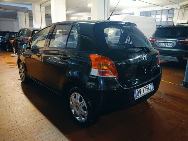 TOYOTA Yaris 1.3 5 porte Immagine 3