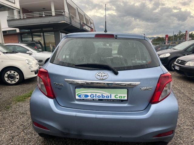 TOYOTA Yaris 1.0 5 porte Immagine 3