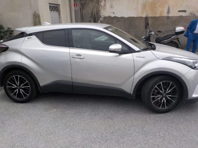 TOYOTA C-HR 1.8 Hybrid E-CVT Lounge Immagine 2