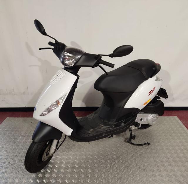 PIAGGIO Zip 50 4T 2021 Immagine 1