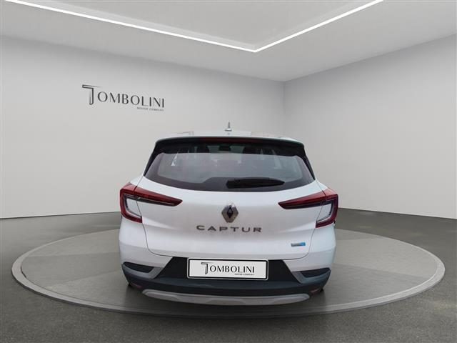 RENAULT Captur 1.6 E-Tech phev Intens 160cv auto Immagine 4