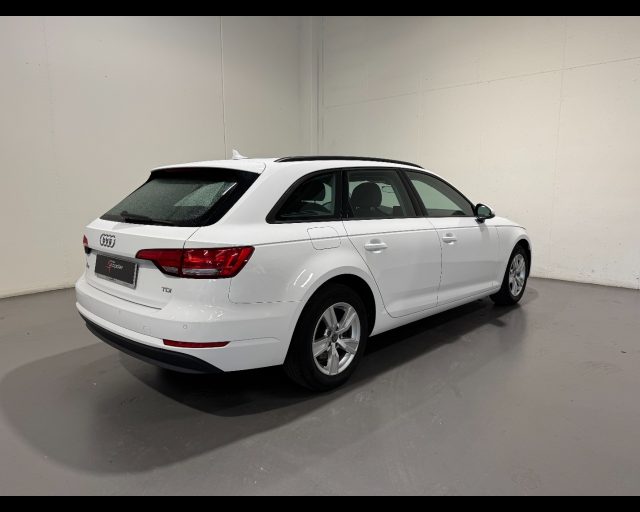 AUDI A4 AVANT 2.0 TDI BUSINESS Immagine 1