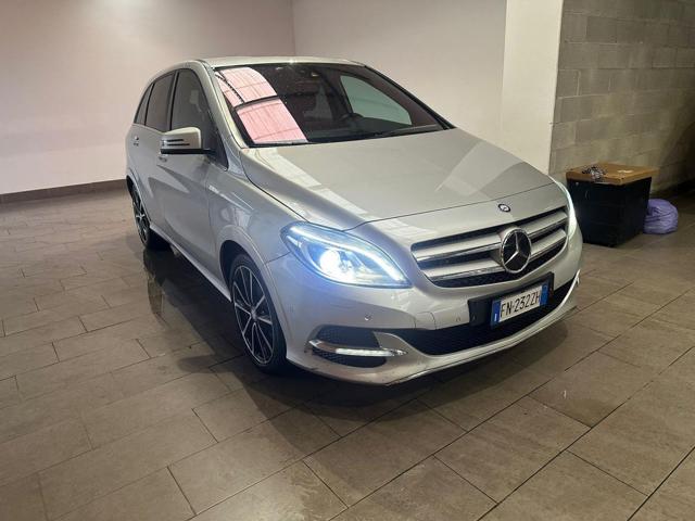 MERCEDES-BENZ B 250 e Sport Immagine 2