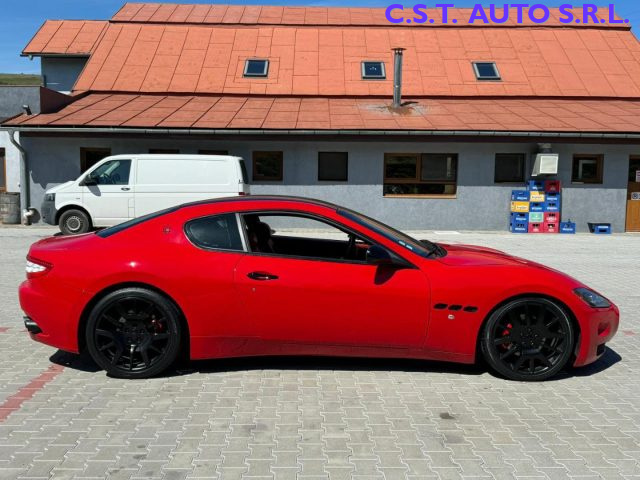 MASERATI GranTurismo 4.2 V8 Immagine 2