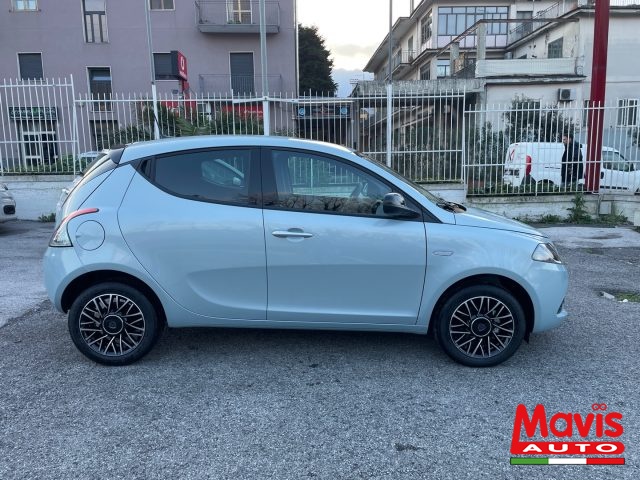 LANCIA Ypsilon 1.0 69cv 5p. S&S Hybrid Platino Immagine 4