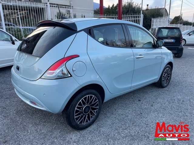 LANCIA Ypsilon 1.0 69cv 5p. S&S Hybrid Platino Immagine 2