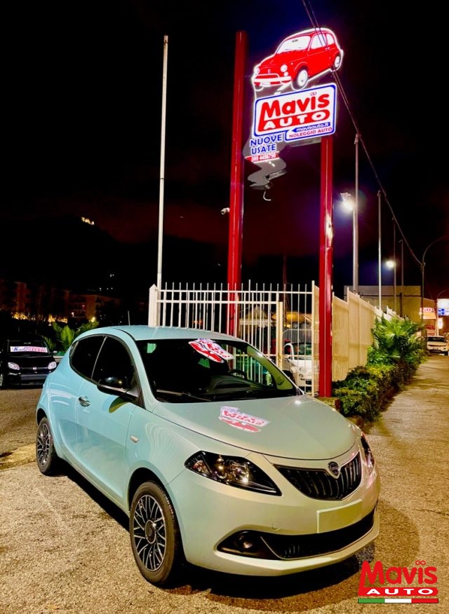 LANCIA Ypsilon 1.0 69cv 5p. S&S Hybrid Platino Immagine 1