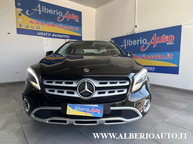 MERCEDES-BENZ GLA 200 d Automatic Sport Premium Immagine 1