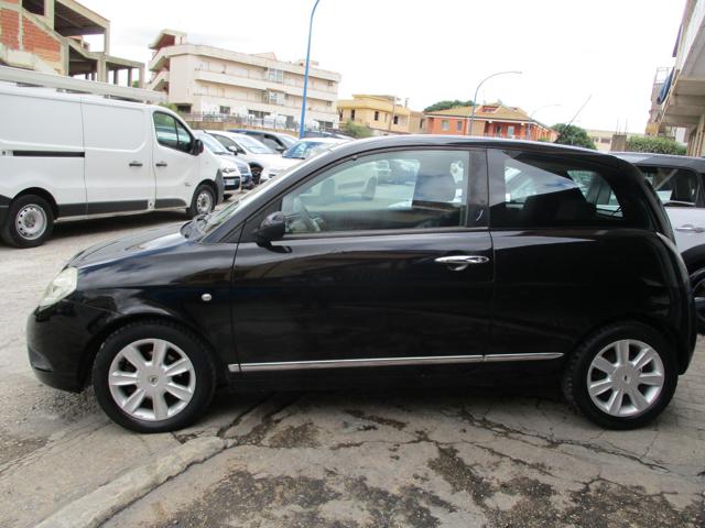 LANCIA Ypsilon 1.4 8V 78cv 3p Argento Immagine 2