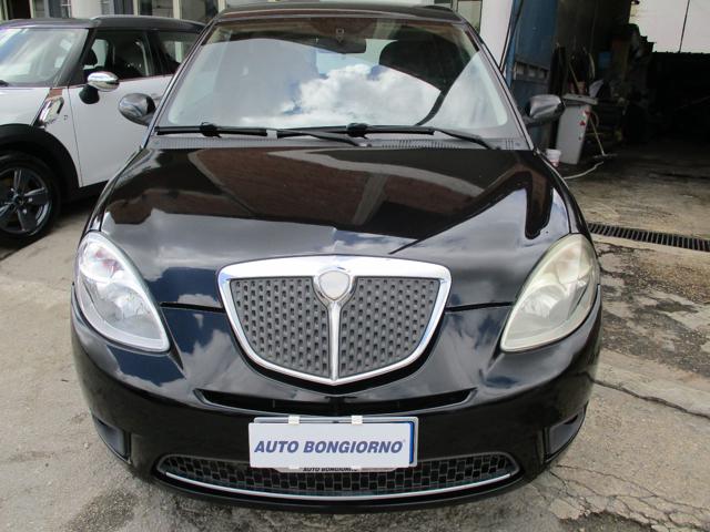 LANCIA Ypsilon 1.4 8V 78cv 3p Argento Immagine 1