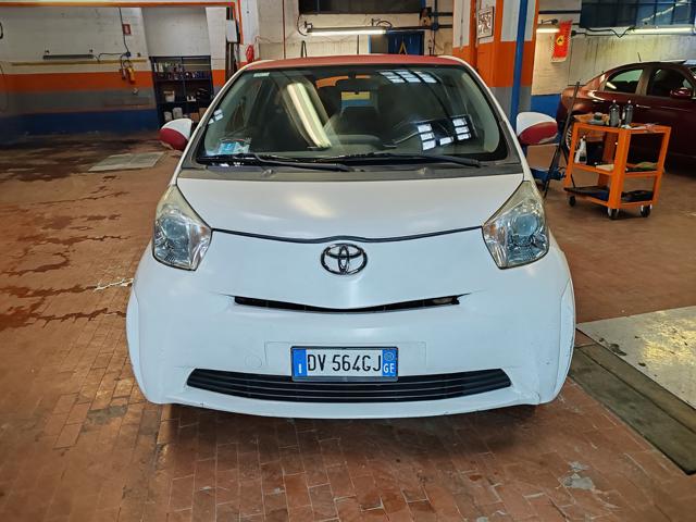 TOYOTA iQ 1.0 Multidrive Immagine 1