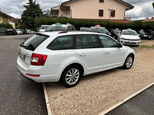 SKODA Octavia 1.6 TDI CR 110 CV DSG Wagon Executive Immagine 2