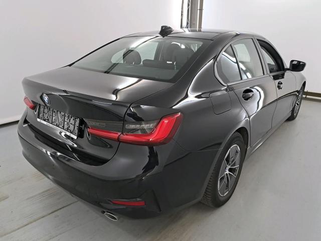 BMW 318 d 48V Business Advantage Immagine 3