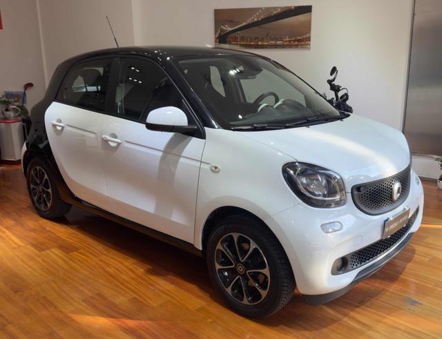 SMART ForFour 1.0 70CV twinamic Youngster Immagine 0