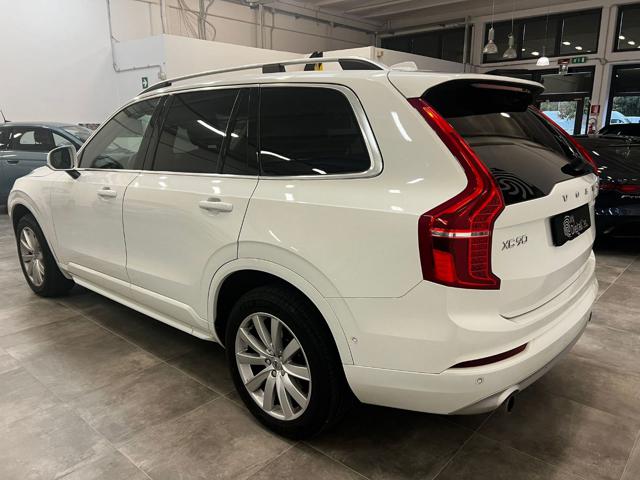 VOLVO XC90 D5 AWD Geartronic 7 posti Momentum Immagine 3