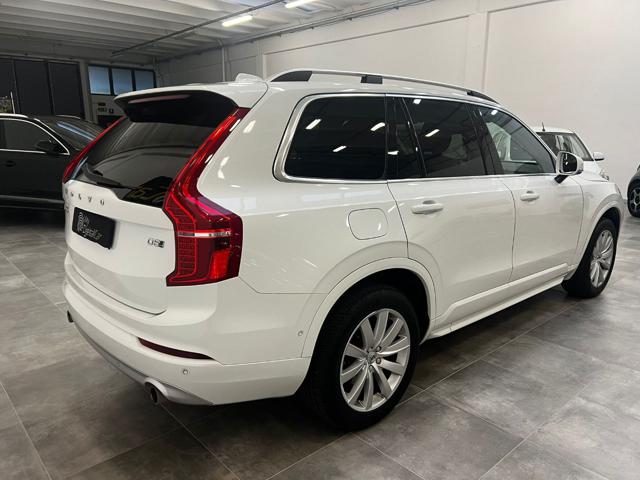 VOLVO XC90 D5 AWD Geartronic 7 posti Momentum Immagine 2