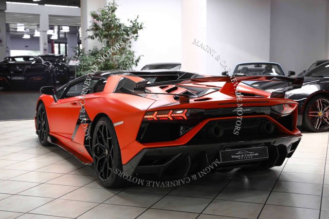 LAMBORGHINI Aventador SVJ ROADSTER|1 OF 800|FULL CARBON|SPECIAL COLOR Immagine 4