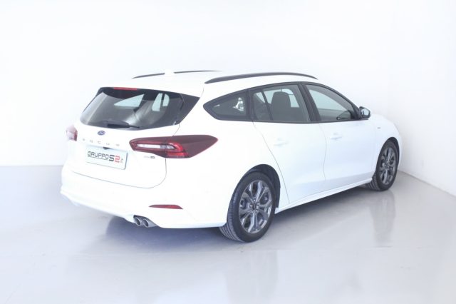 FORD Focus 1.0 EcoBoost Hybrid 125 CV SW ST-Line NEOPATENTATI Immagine 4