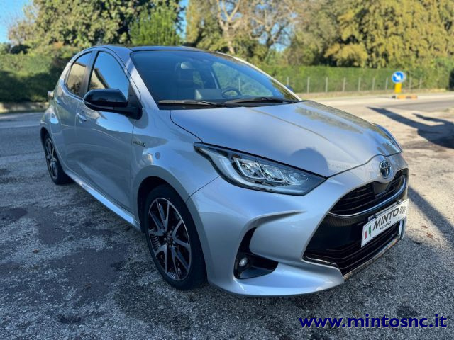 TOYOTA Yaris 1.5 Hybrid 5 porte Lounge Immagine 3