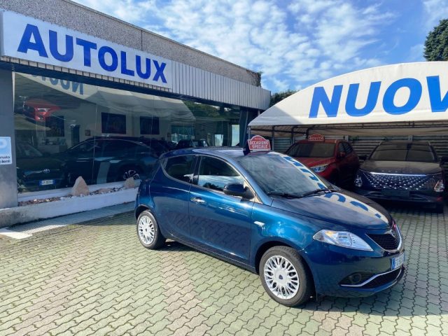 LANCIA Ypsilon 1.2 69 CV 5 porte Silver Immagine 4