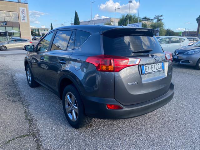 TOYOTA RAV 4 RAV4 2.0 D-4D 2WD Style Immagine 2