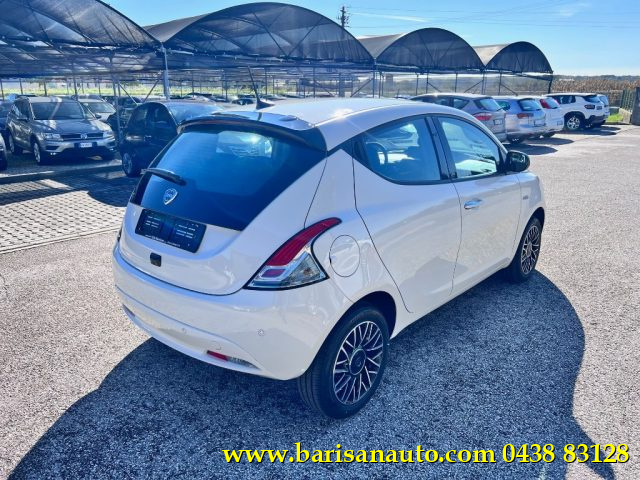 LANCIA Ypsilon 1.0 FireFly 5 porte S&S Hybrid Platino Immagine 2