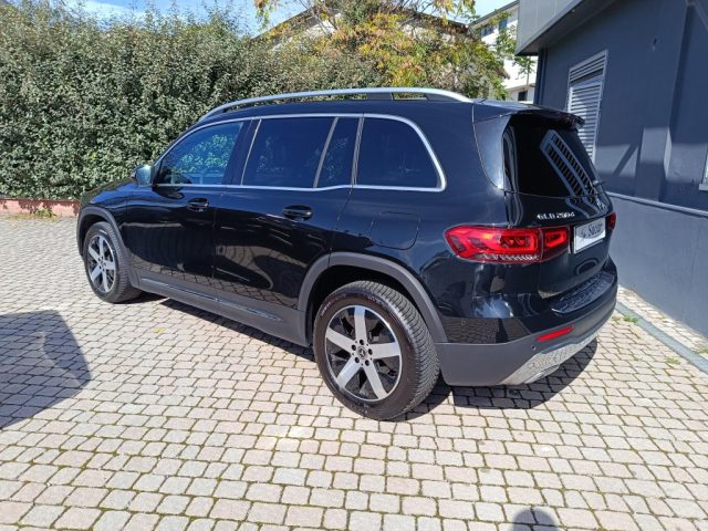 MERCEDES-BENZ GLB 200 d Automatic Sport Plus Immagine 4