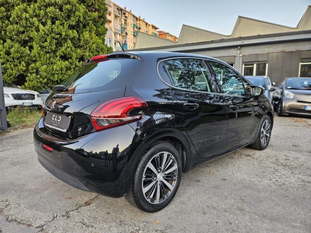 PEUGEOT 208 PureTech 82 5 porte Immagine 2