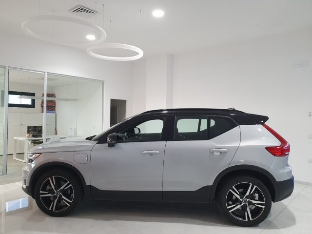 VOLVO XC40 T5 Recharge Plug-in Hybrid R-design Immagine 0