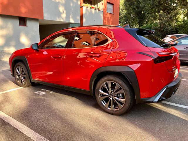 LEXUS UX 250h Full Hybrid 4WD Design solo 28.000 km Immagine 3