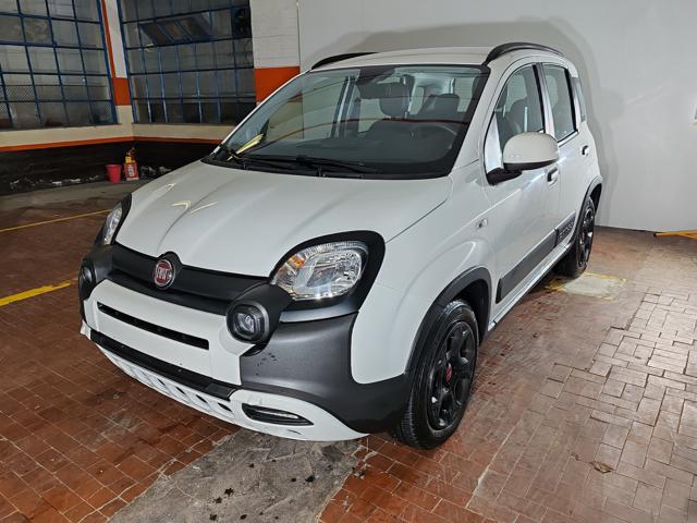 FIAT Panda Cross 1.0 Hybrid 70cv Cross+Clima Auto 36 Rate da 177,95 Immagine 0