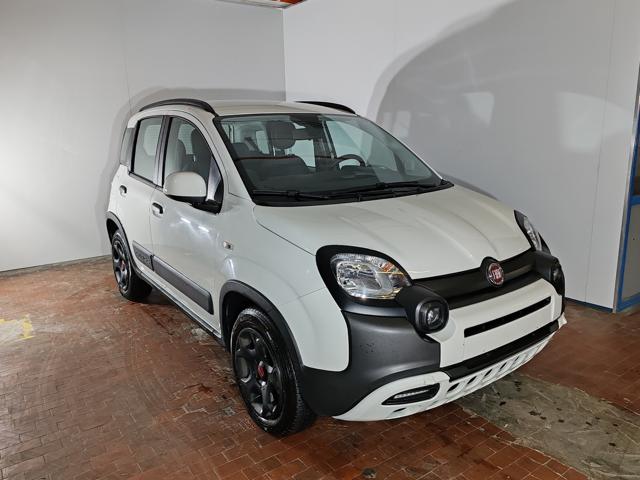 FIAT Panda Cross 1.0 Hybrid 70cv Cross+Clima Auto 36 Rate da 177,95 Immagine 2