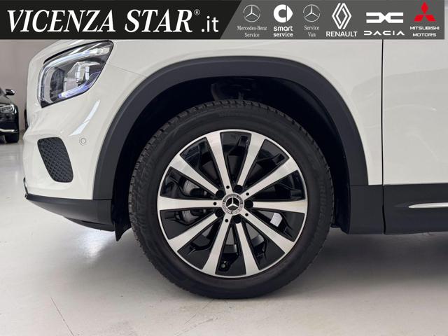 MERCEDES-BENZ GLB 200 d SPORT Immagine 4