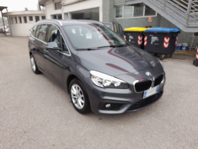 BMW 218 d Active Tourer 7 POSTI Immagine 1